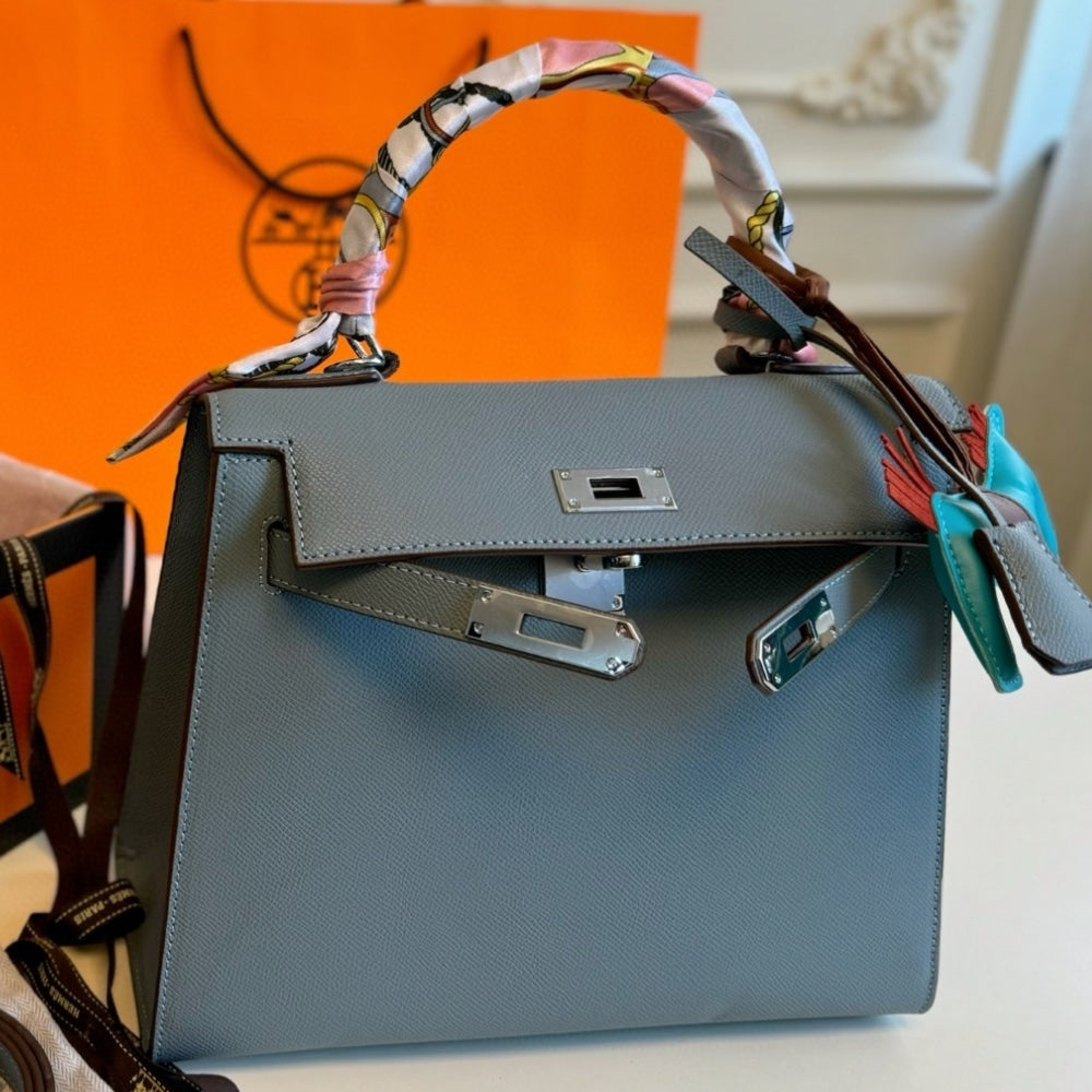 HM KELLY EPSOM BLEU CELESTE 28CM