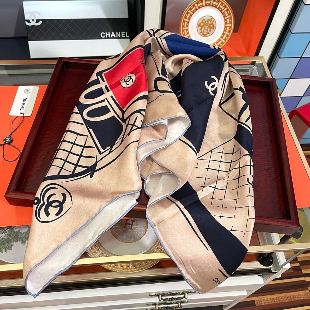 CC LUGGAGE PRINT SILK SCARF CREAM 90CM