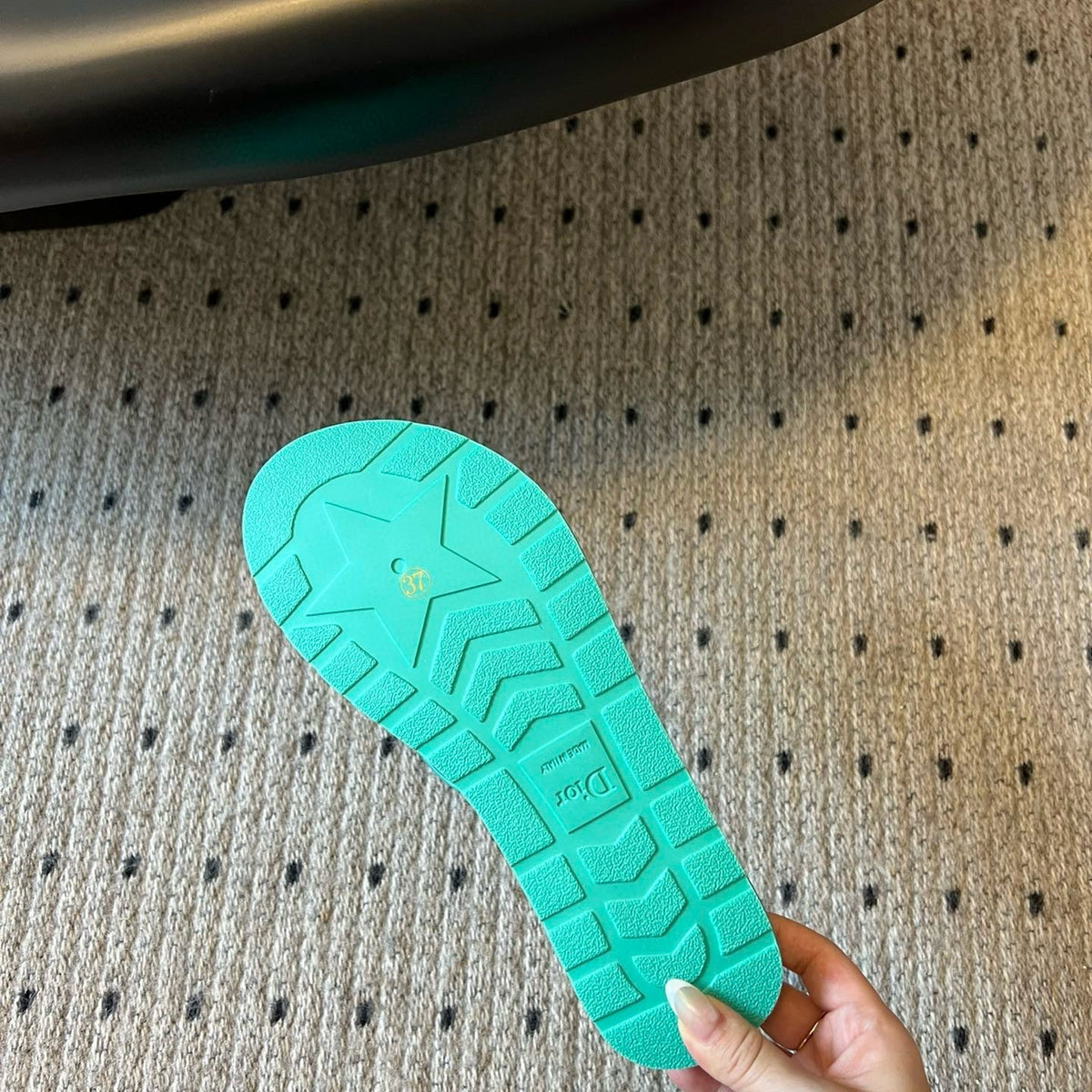 CD THONG SANDAL