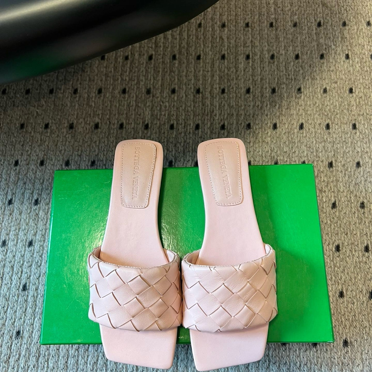 BOTT V SANDALS