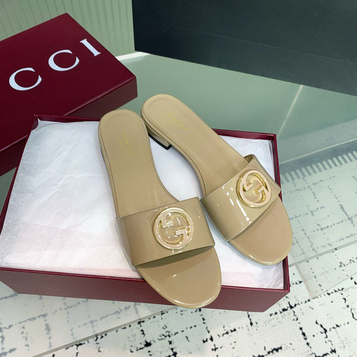 GG SANDALS
