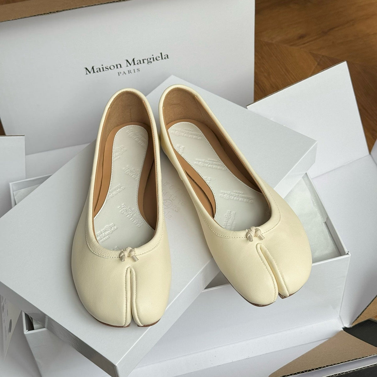 MAISON M TABI BALLET FLATS