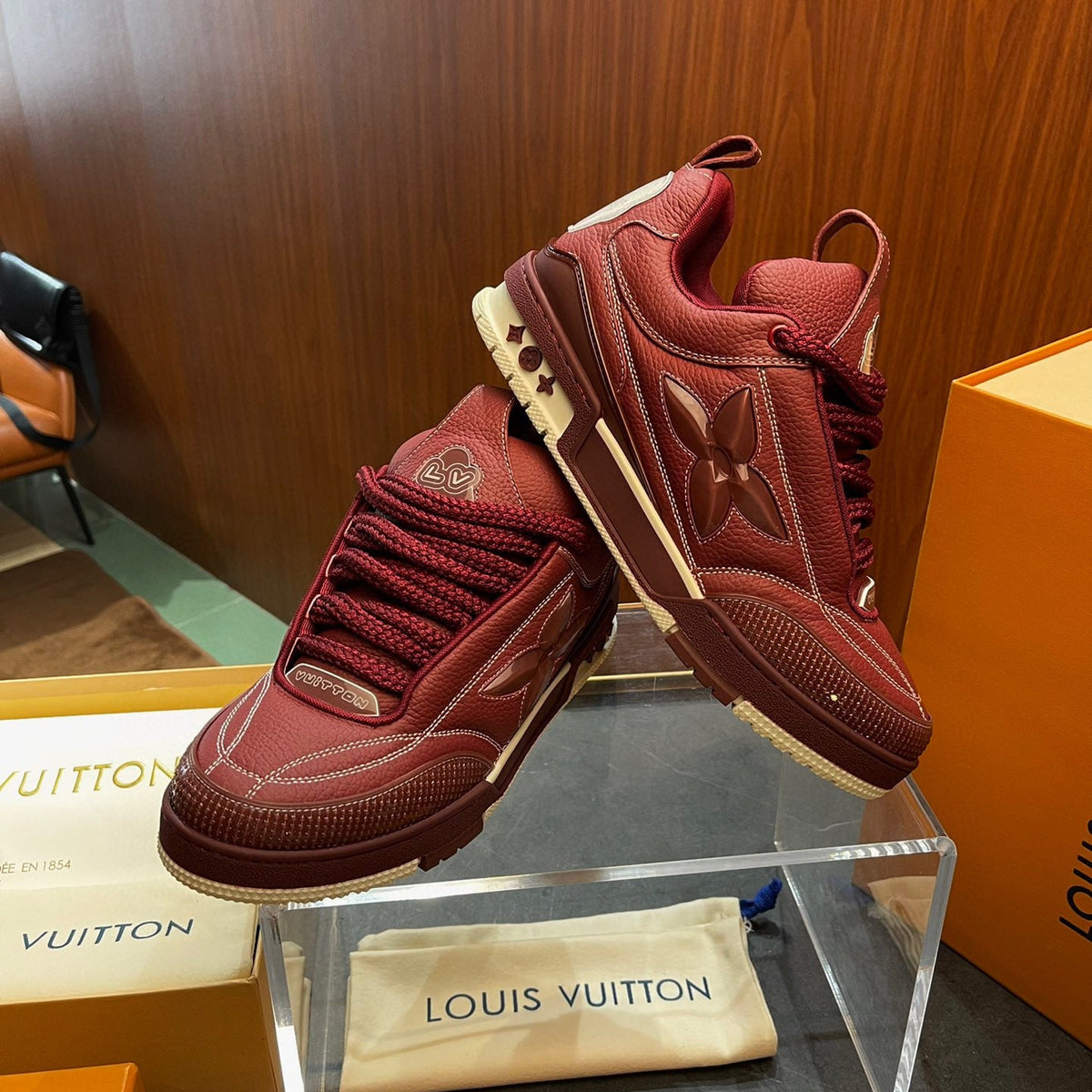 LOU TRAINERS
