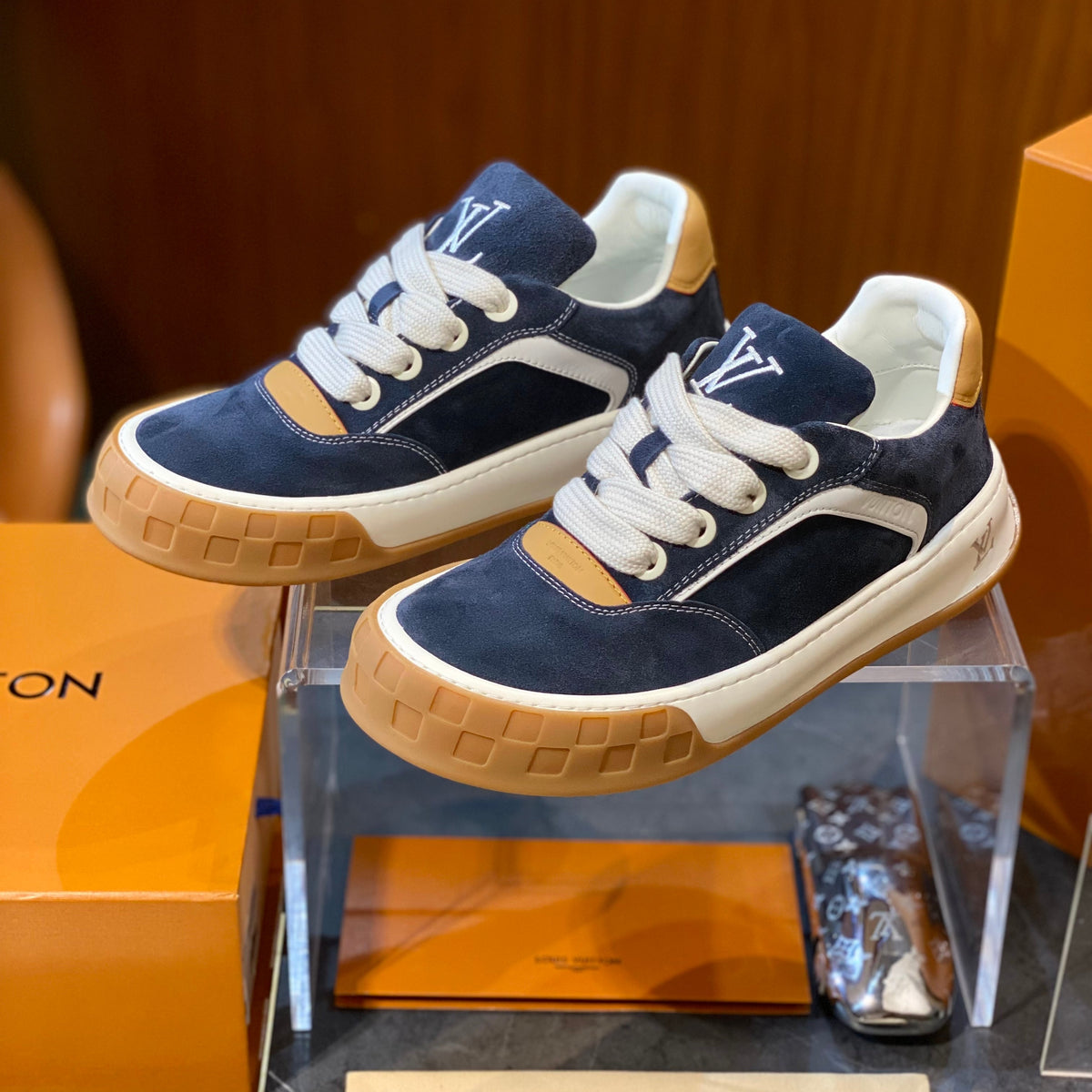 LOU TILTED SNEAKERS