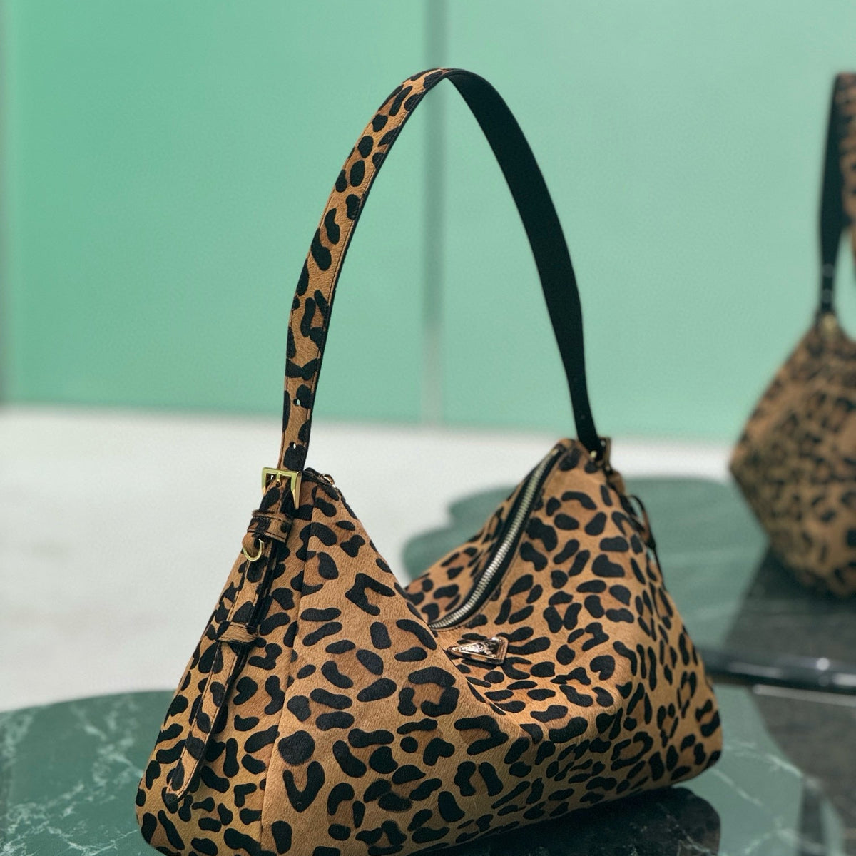PD AIMEE LARGE SHOULDER BAG