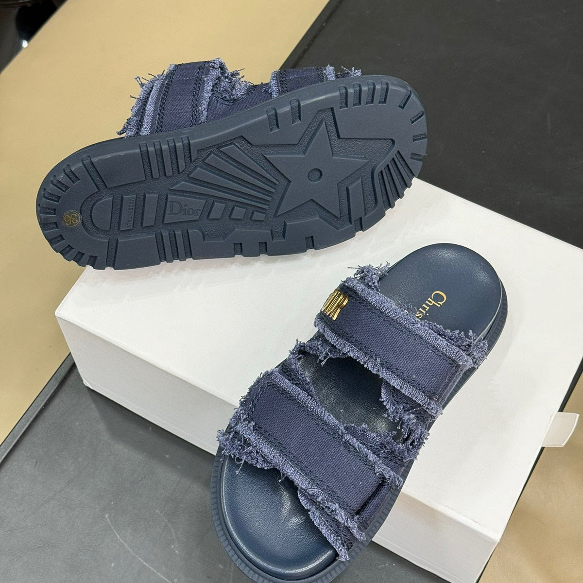 CD SANDALS