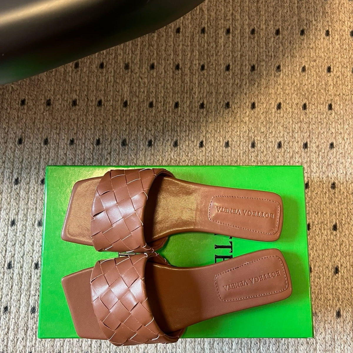BOTT V SANDALS