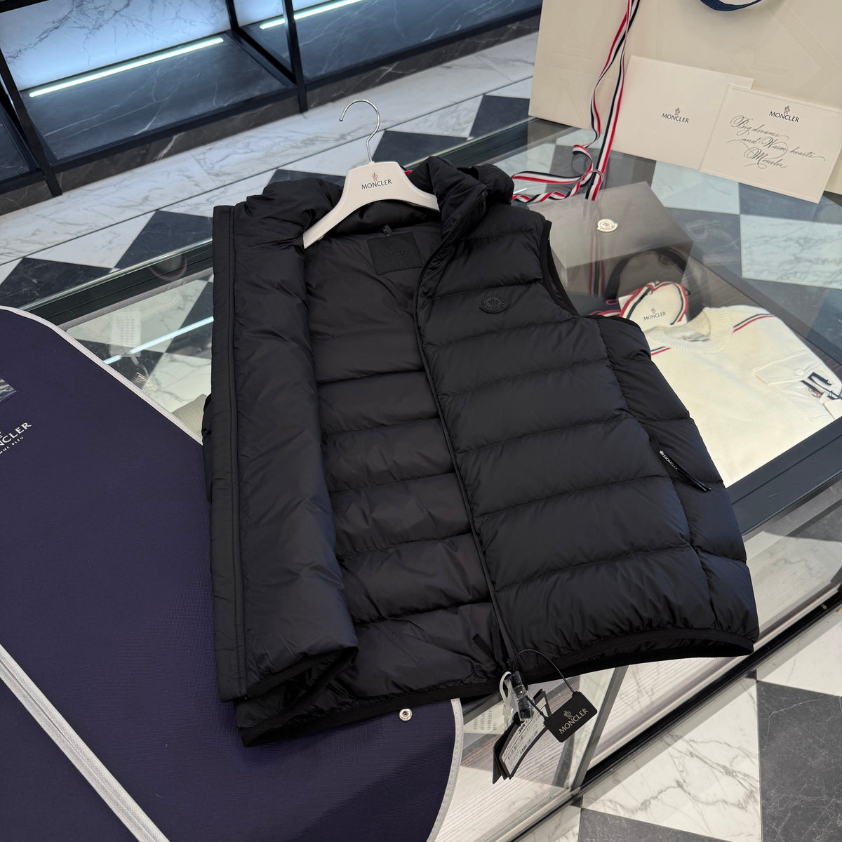 MONC VALMASQUE VEST
