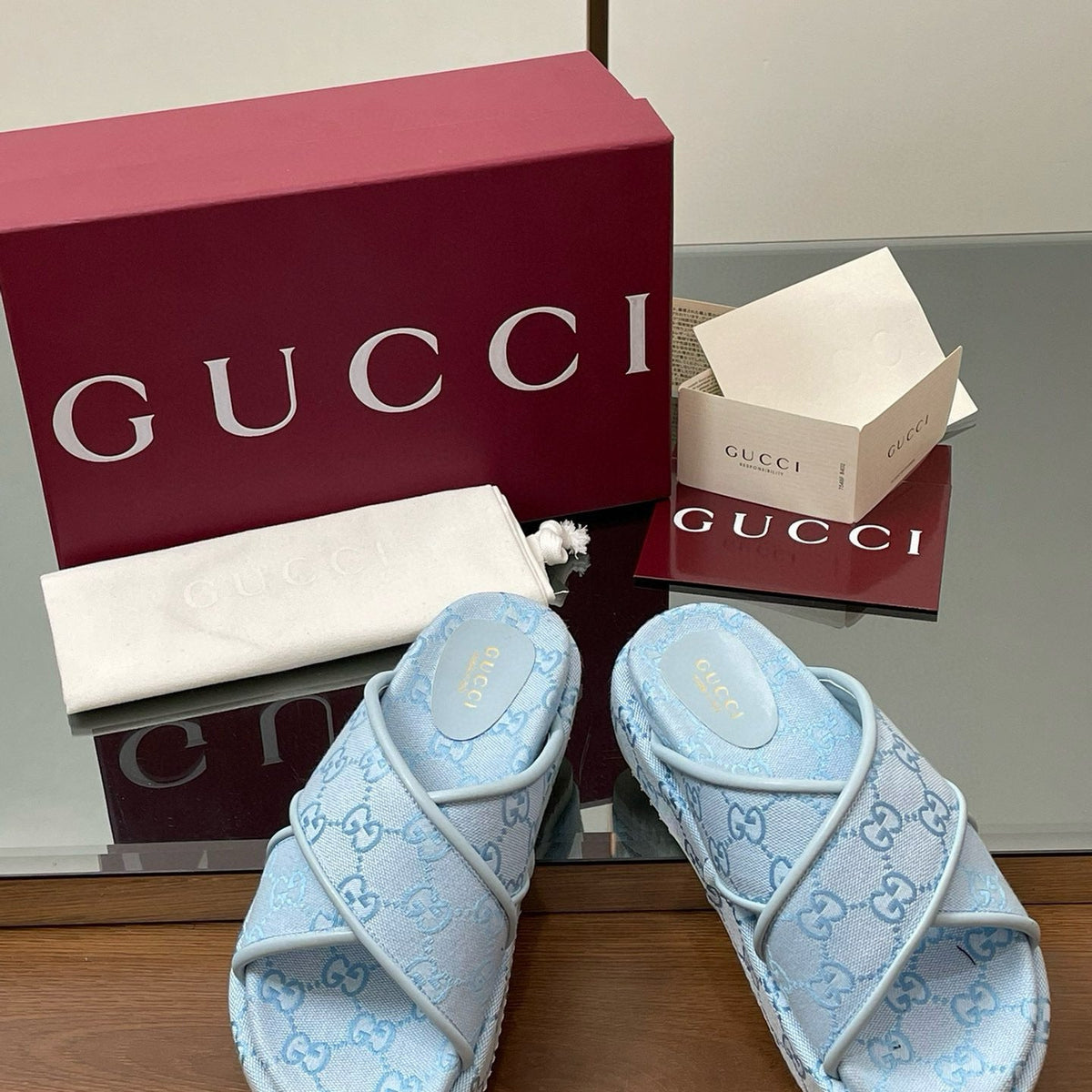 GG SANDALS