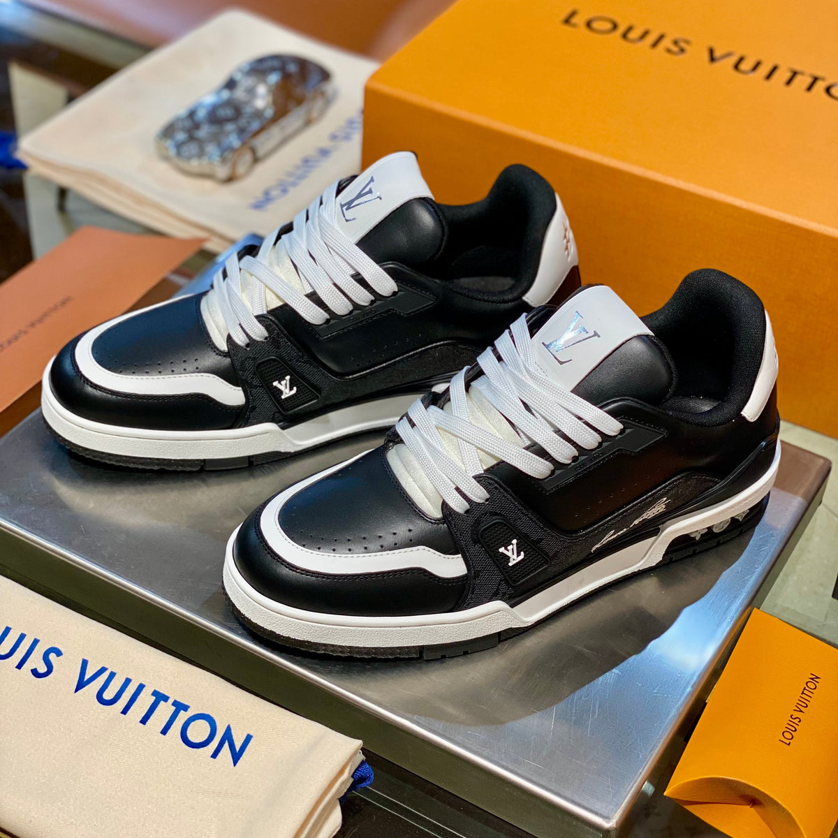 LOU TRAINERS