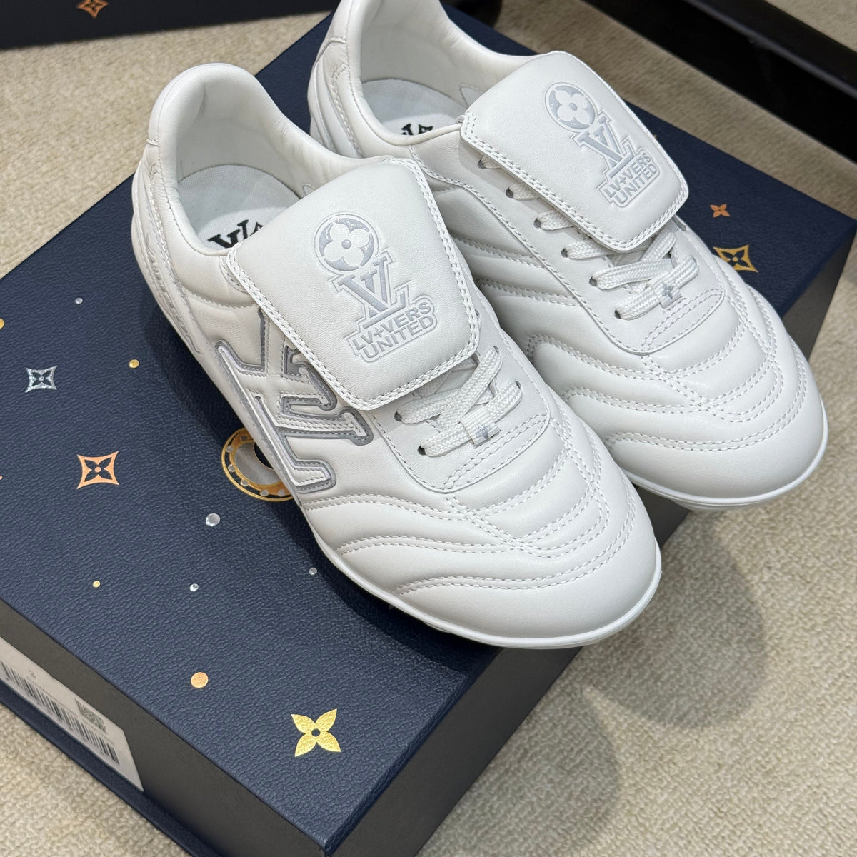 LOU FOOTPRINT SNEAKER