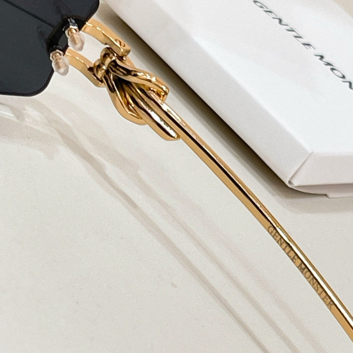 GENTLE M SUNGLASSES