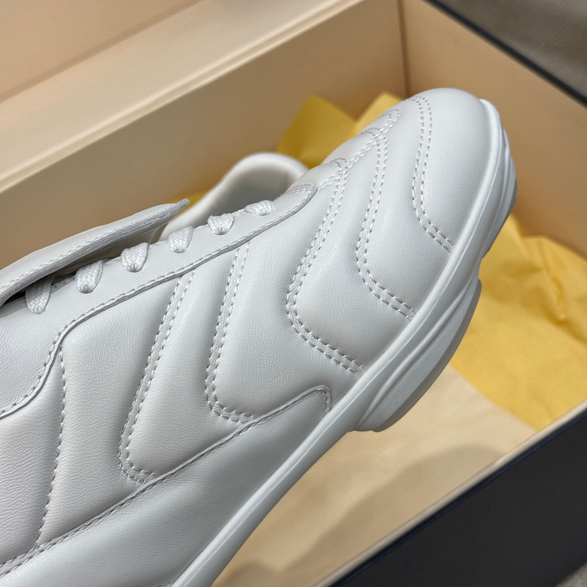 LOU FOOTPRINT SNEAKER