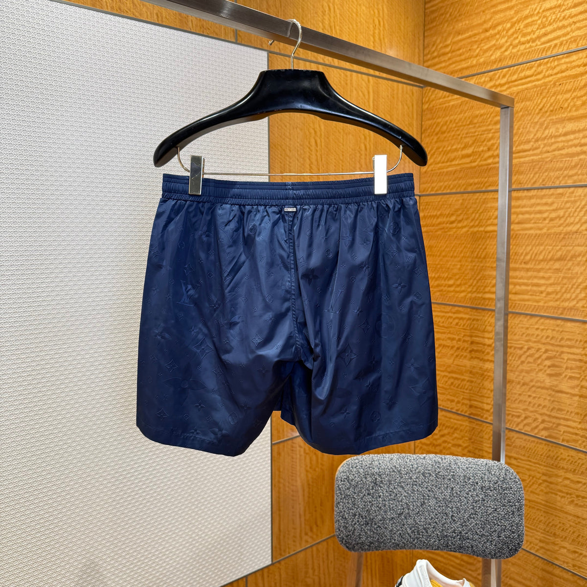 LOU SHORTS