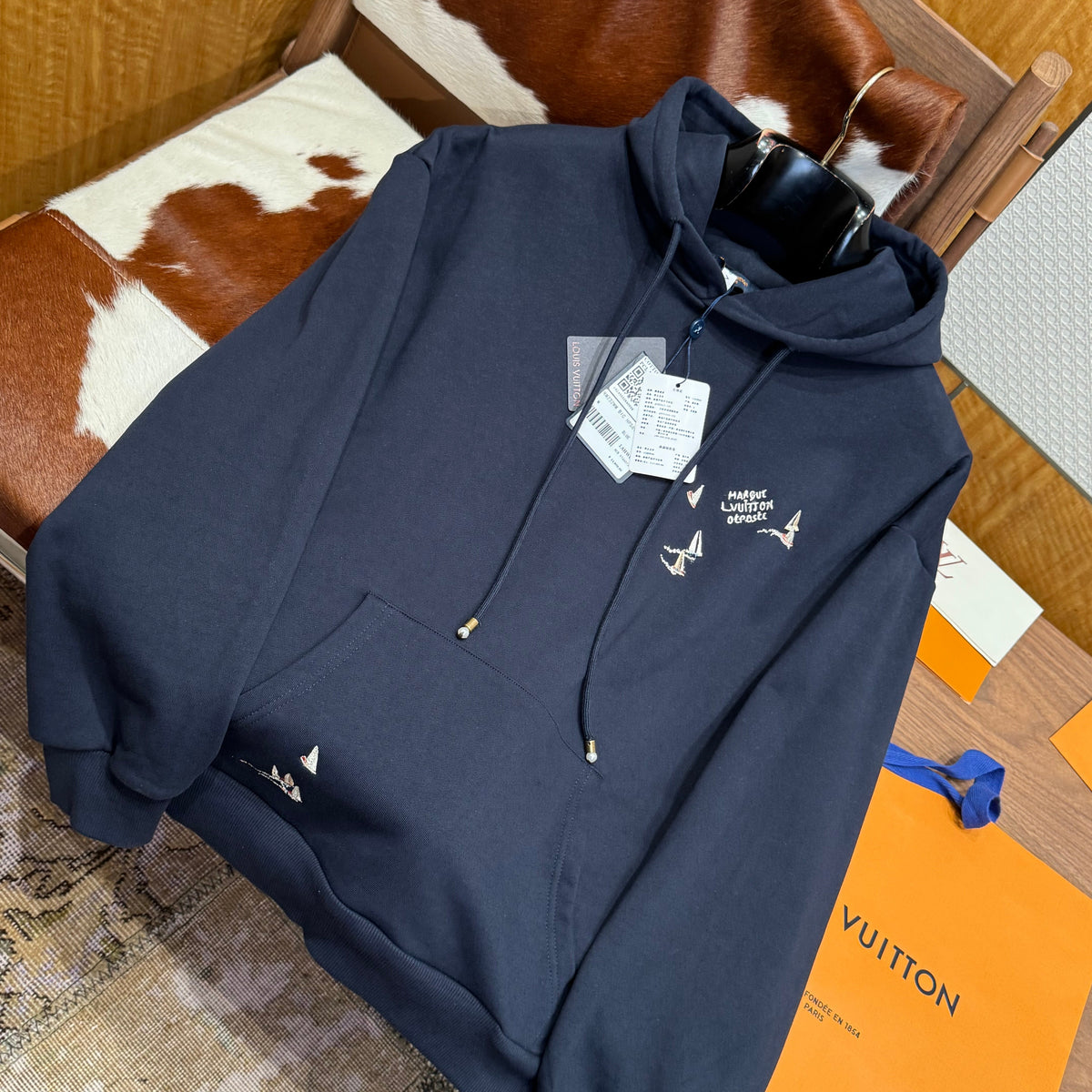 LOU HOODIE