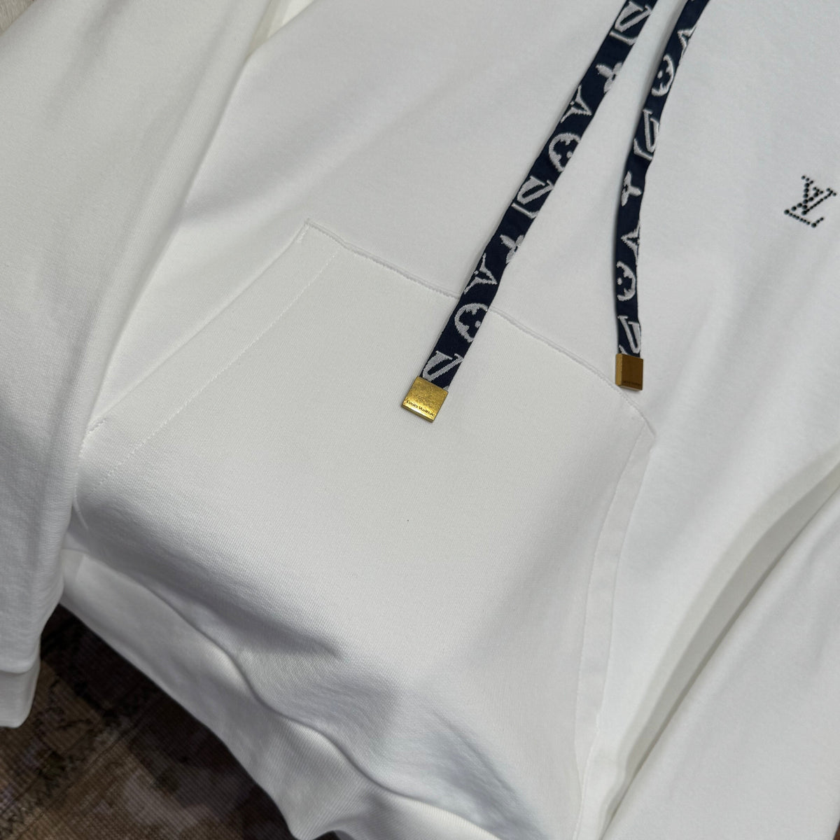 LOU HOODIE