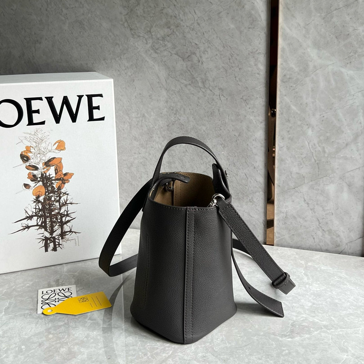 LOEW MINI PEBBLE BUCKET BAG
