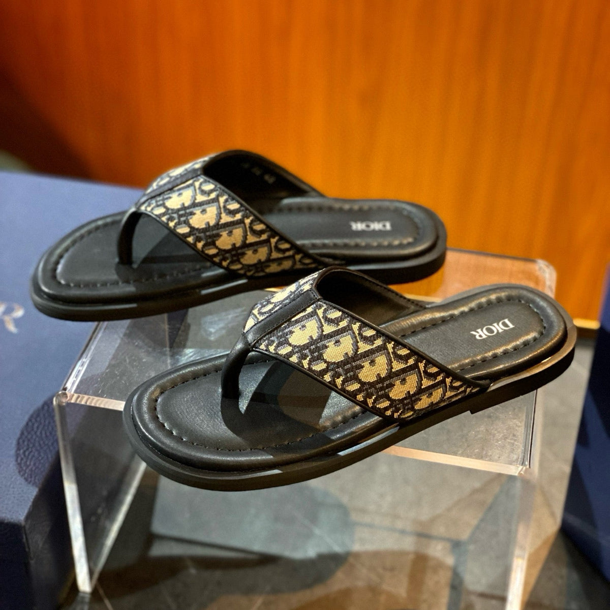 CD ALIAS SANDALS