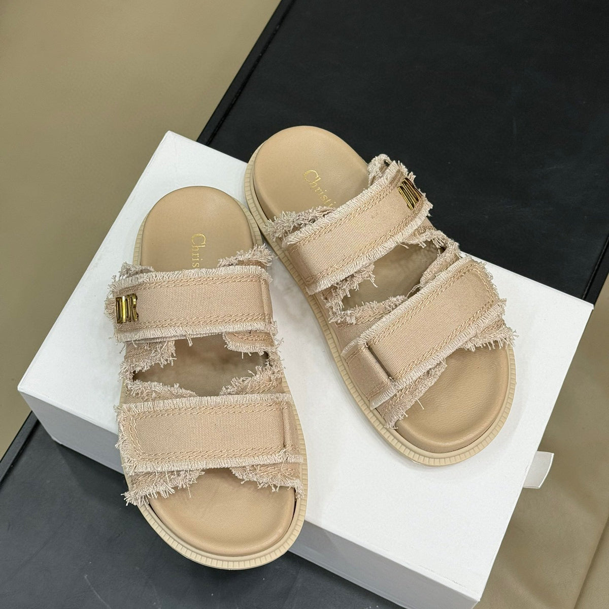 CD SANDALS
