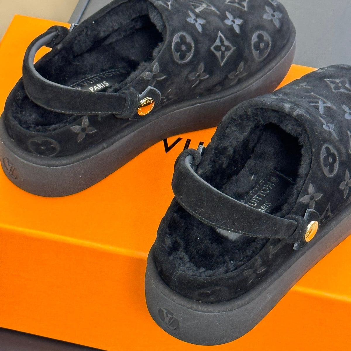 LOU ASPEN CLOGS