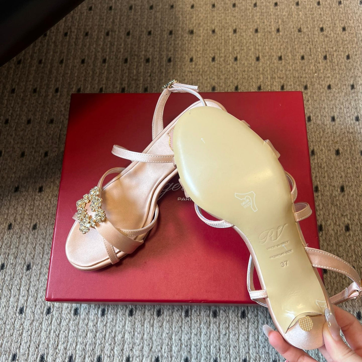 ROGER V HEELS