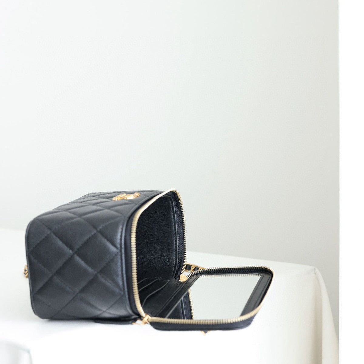 CC 24S VANITY BAG