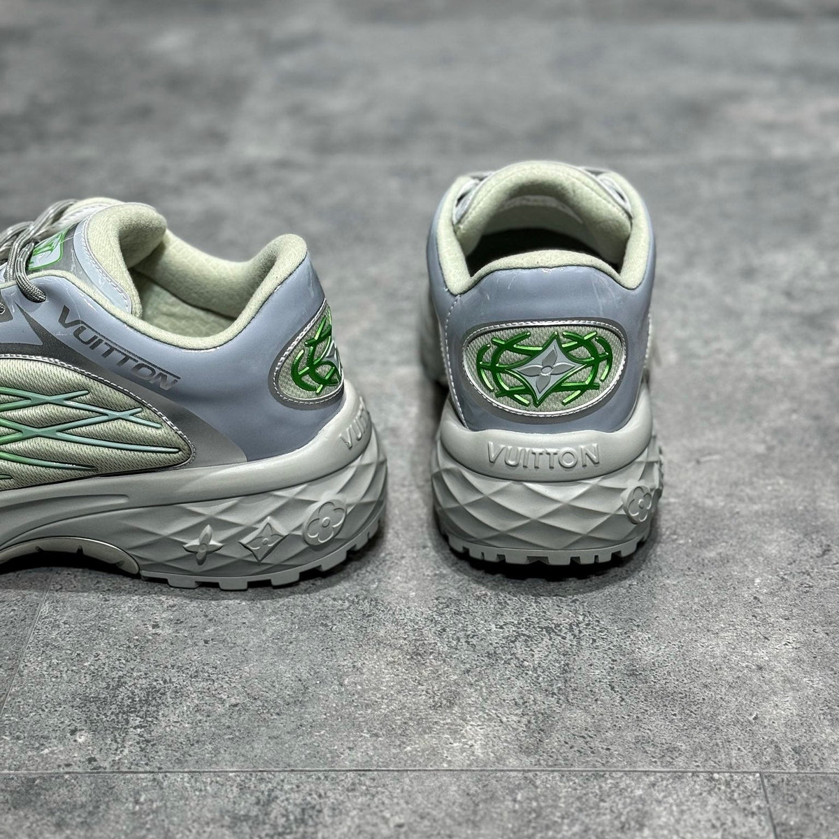 LOU DISCOVERY TRAINERS