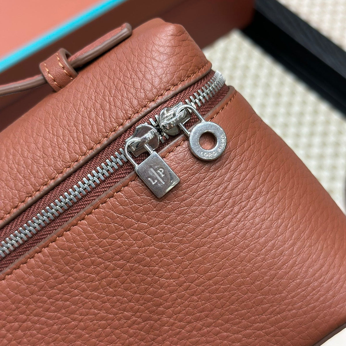 LORO P EXTRA POCKET L19 BAG