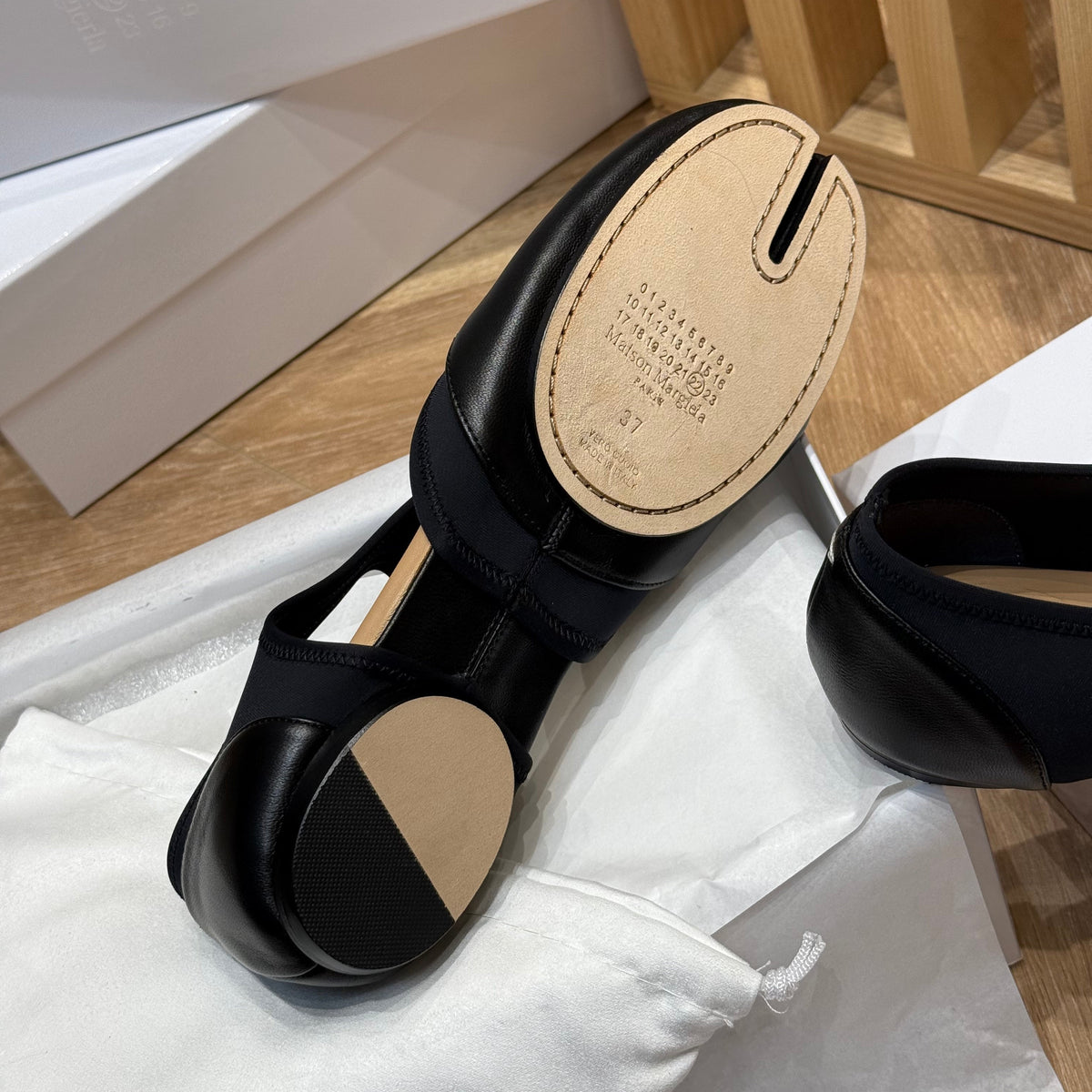 MAISON M TABI BALLET FLATS