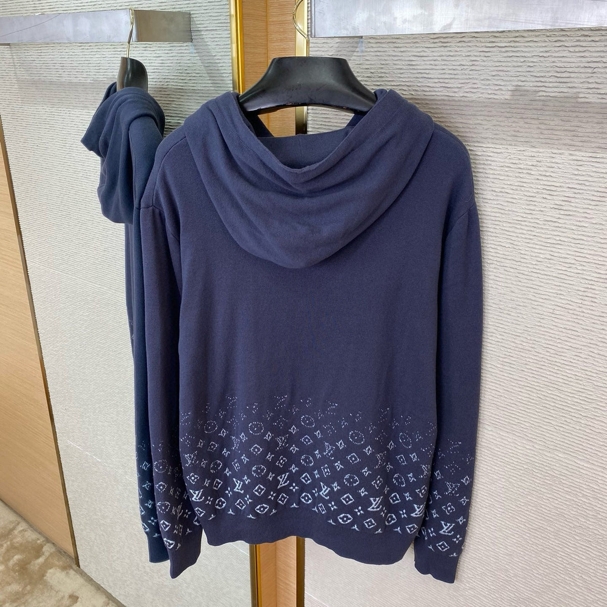 LOU HOODIE