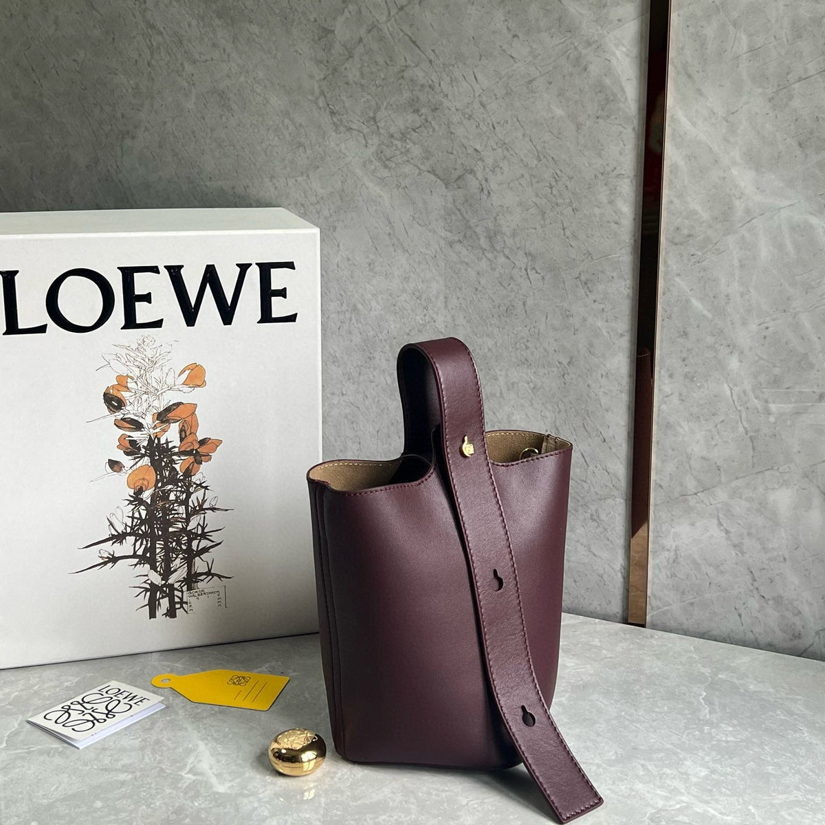 LOEW MINI PEBBLE BUCKET BAG