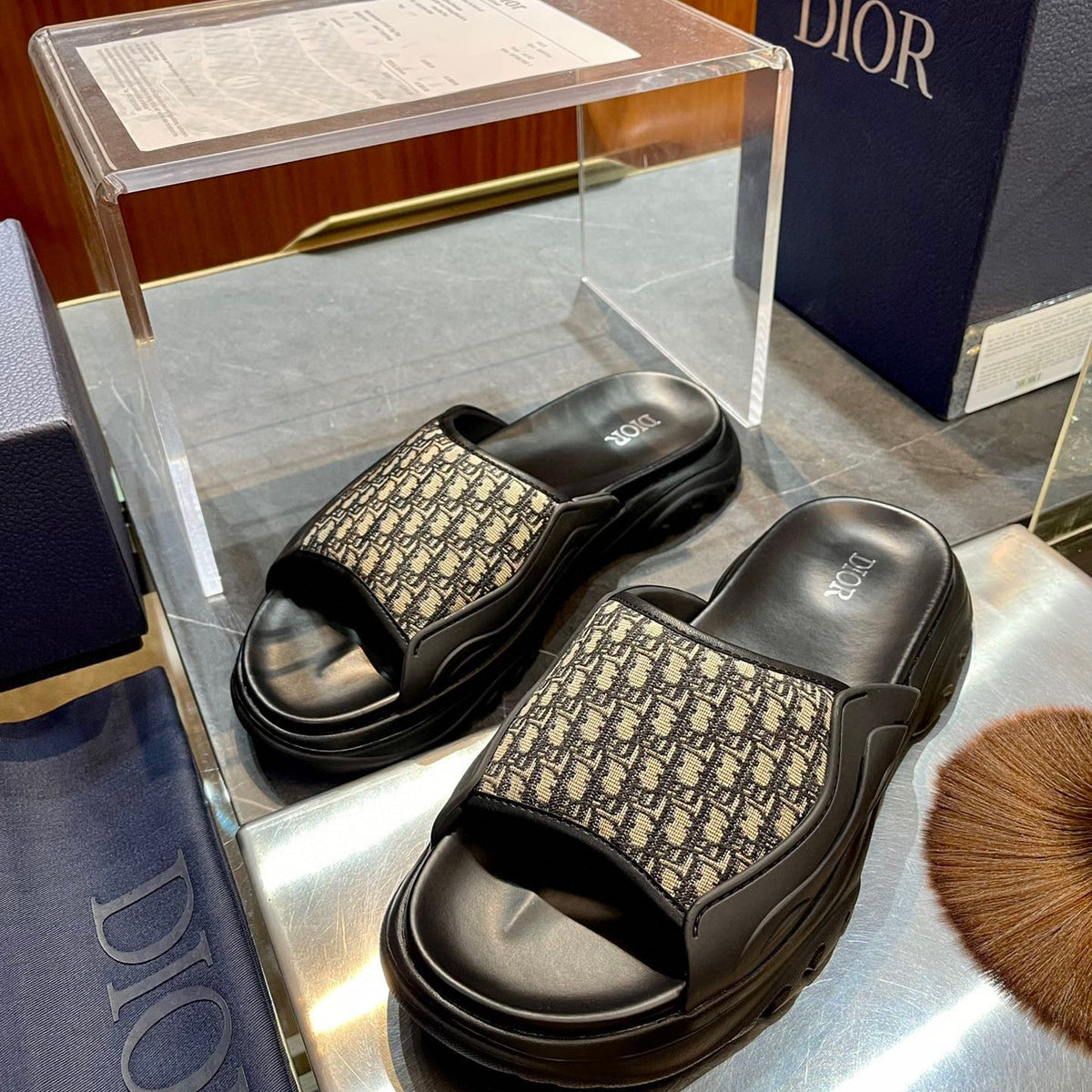 CD H-TOWN SANDALS