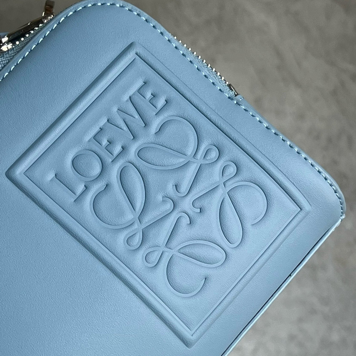 LOEW MINI CAMERA CROSSBODY BAG