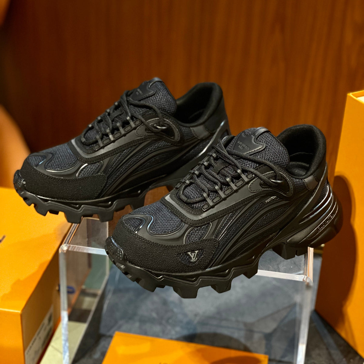 LOU SUMMIT SNEAKERS