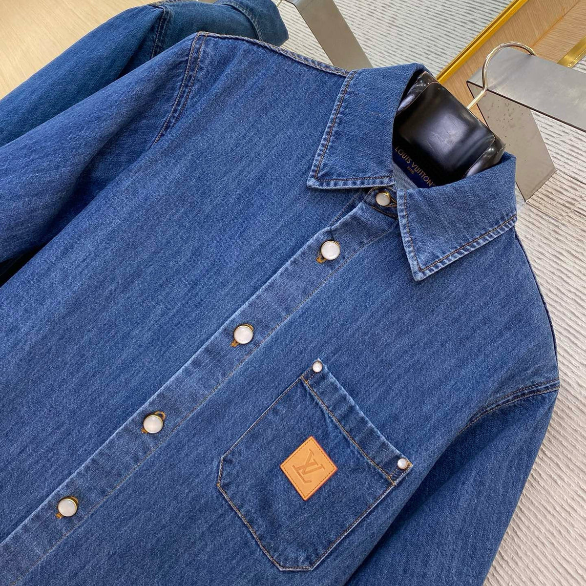 LOU DENIM SHIRT