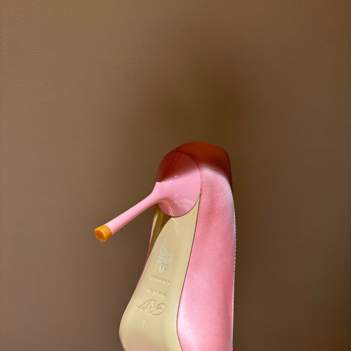 ROGER V HEELS