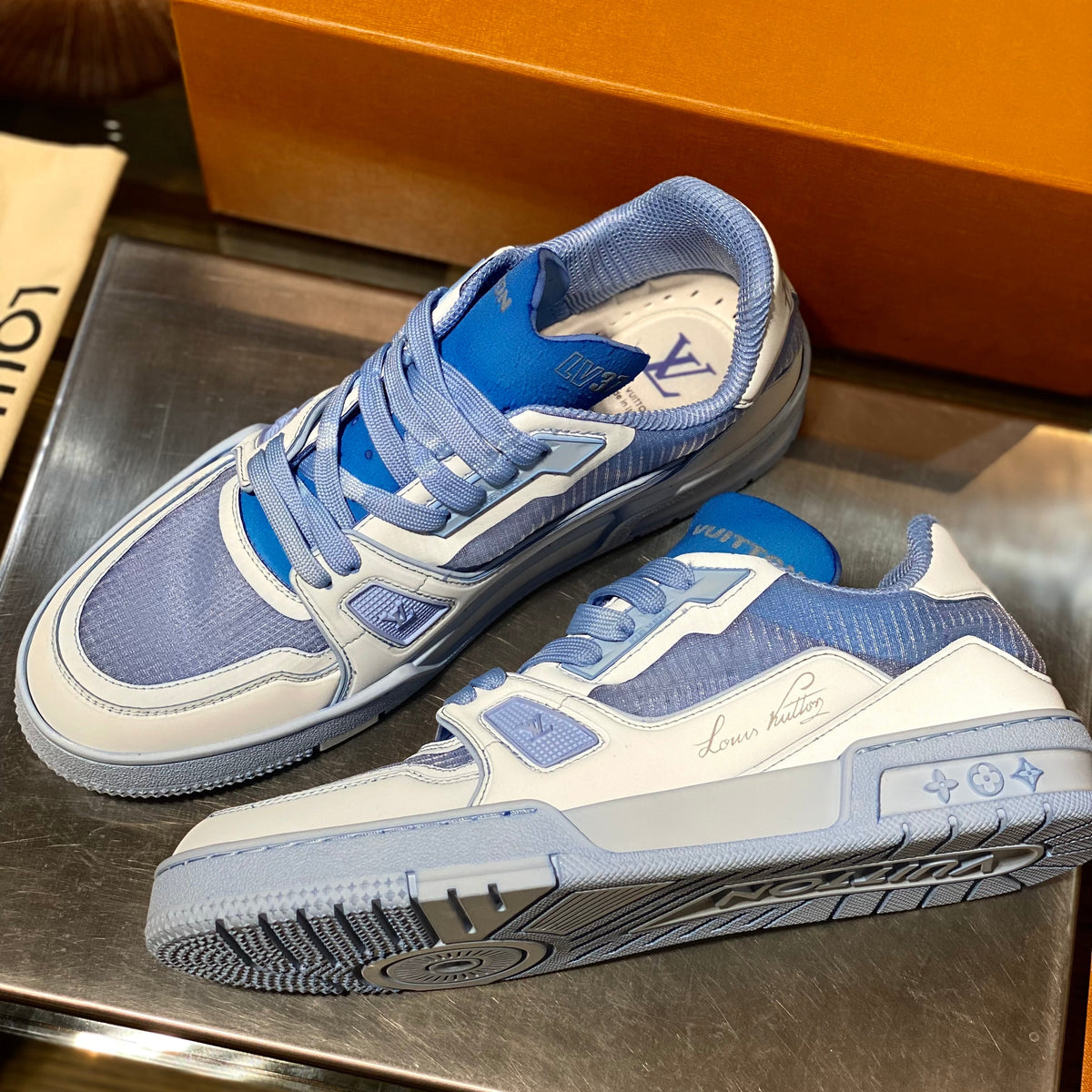 LOU SNEAKERS