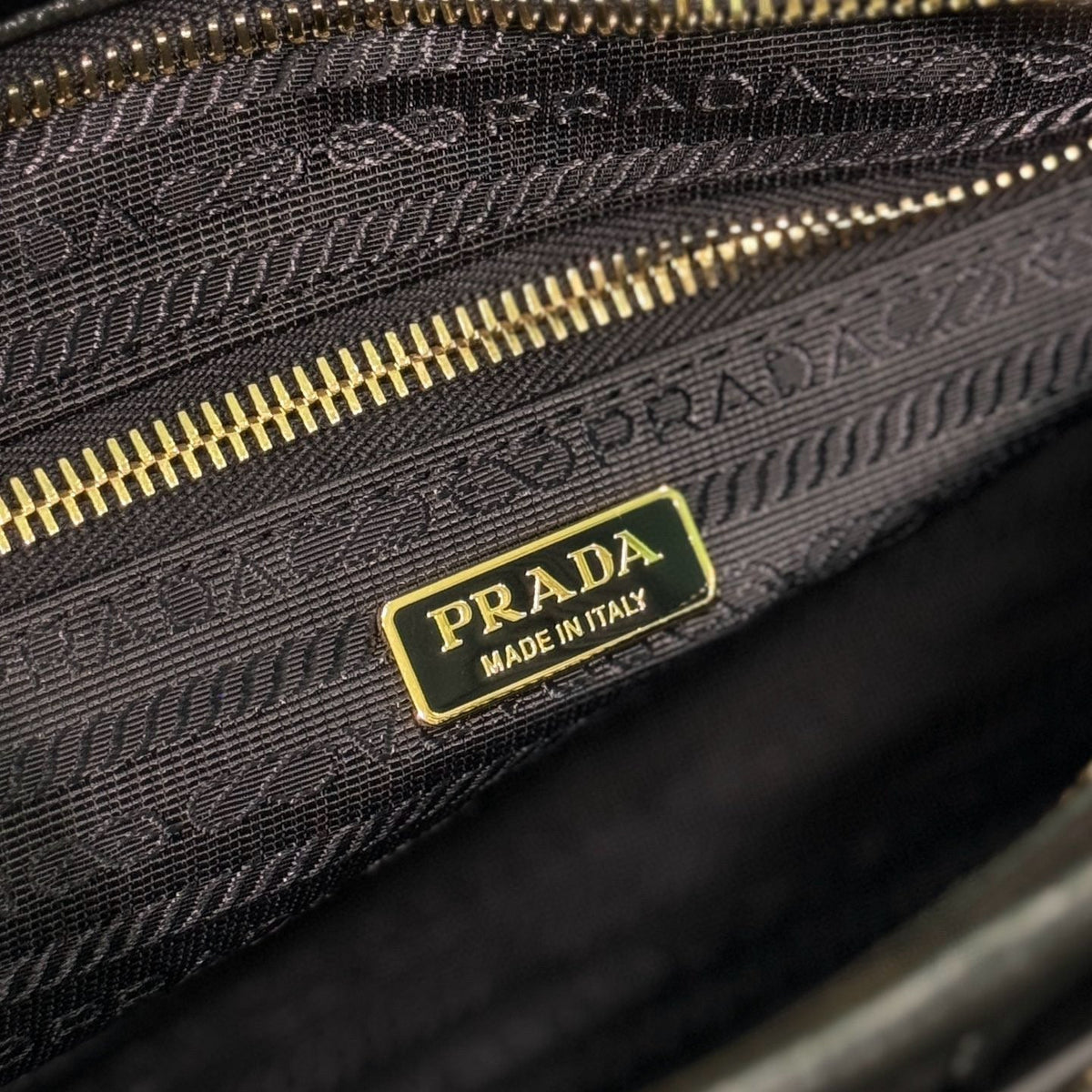 PD MEDIUM LEATHER HANDBAG
