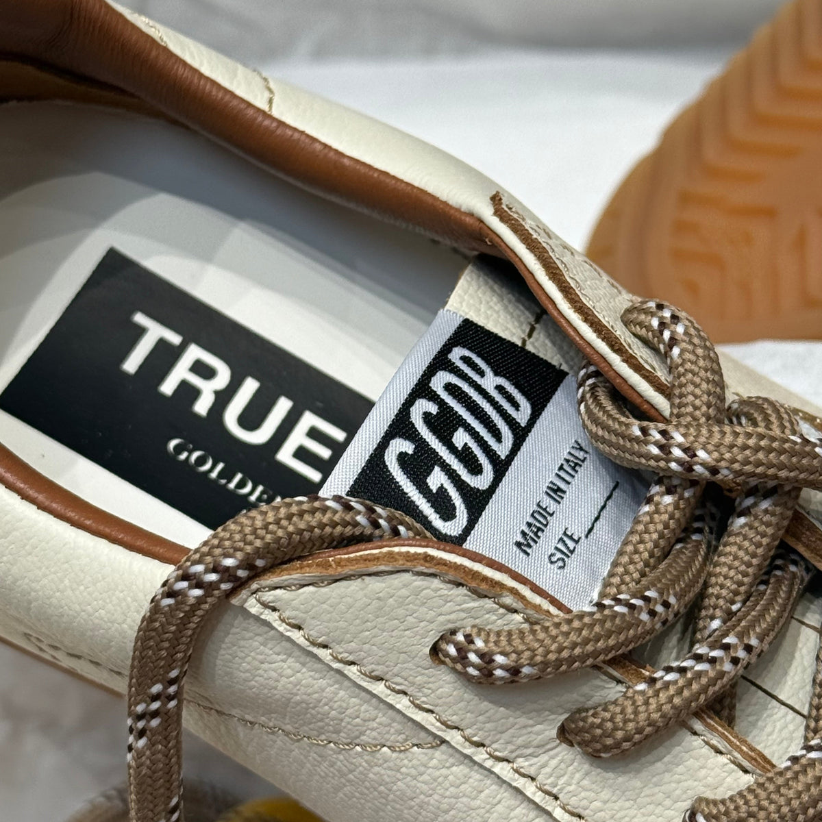 GOLDEN G TRAINERS