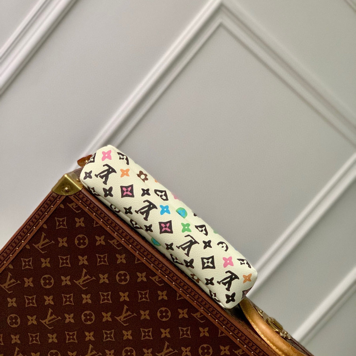 LOU POCHETTE VOYAGE SOUPLE POUCH