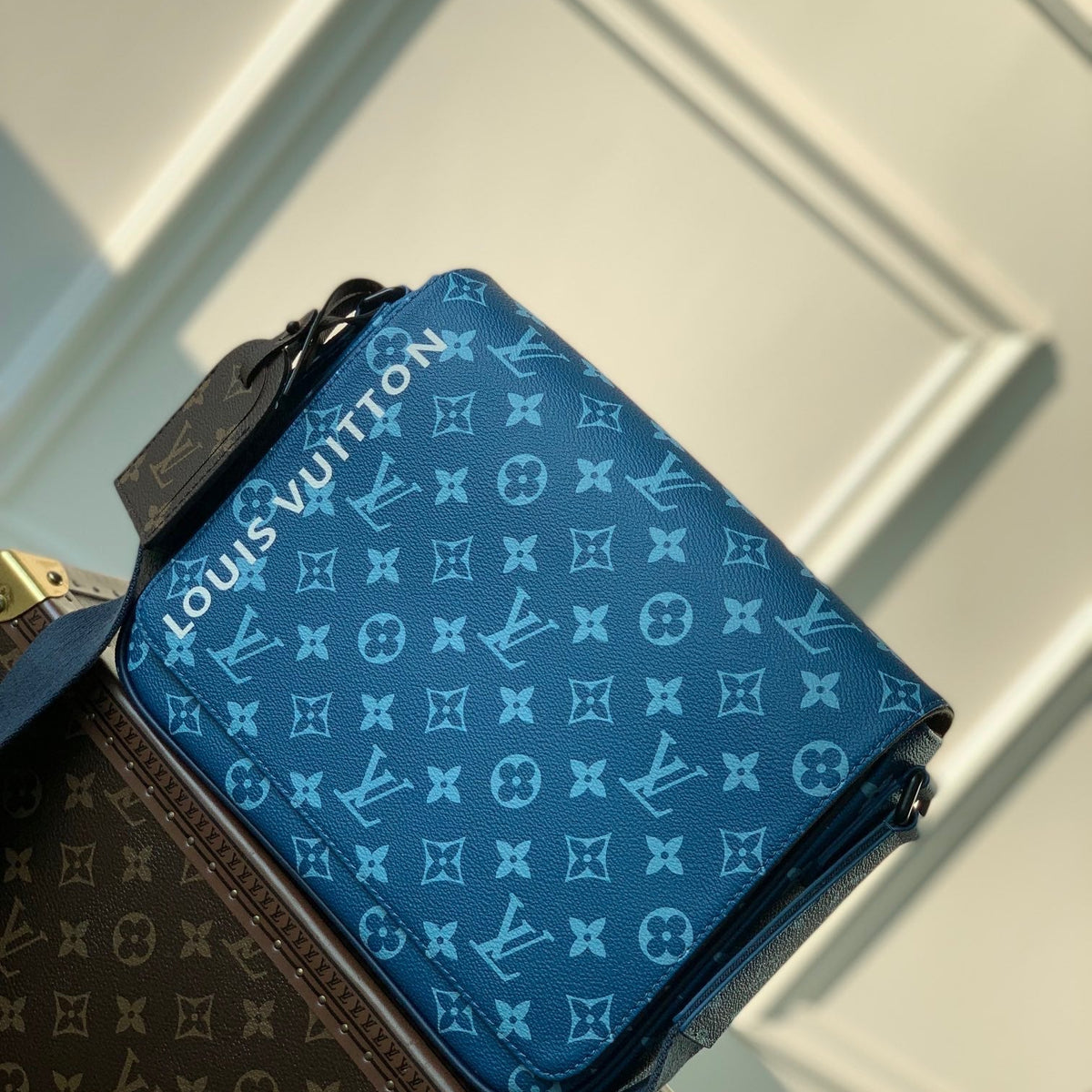 LOU DISTRICT PM MESSENGER BAG