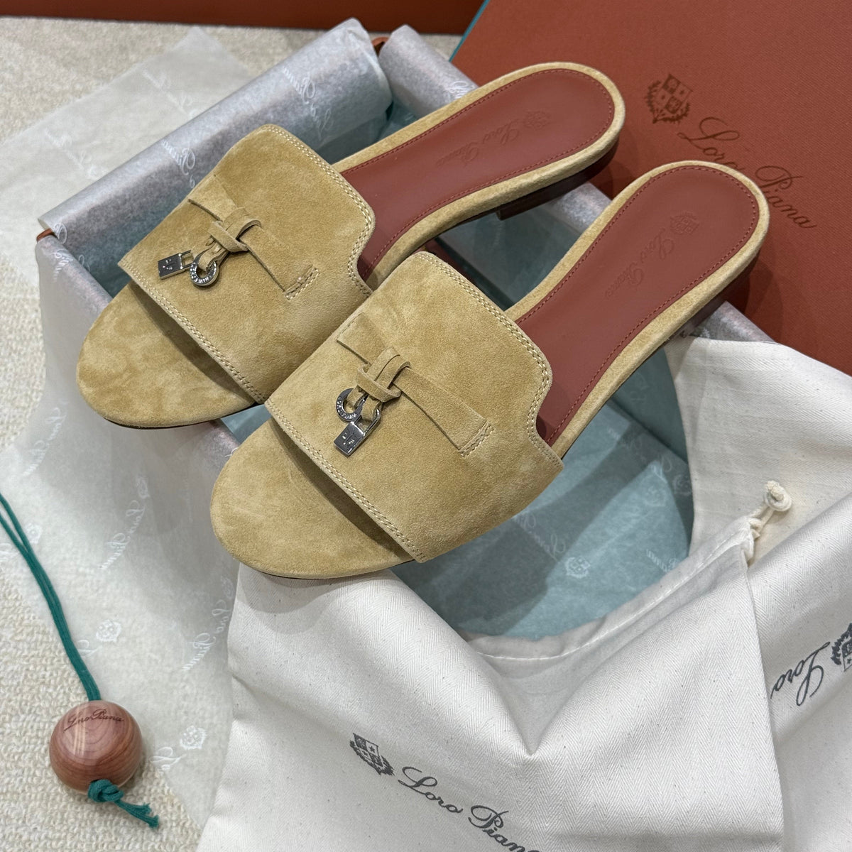 LORO P SUMMER CHARM SLIPPER