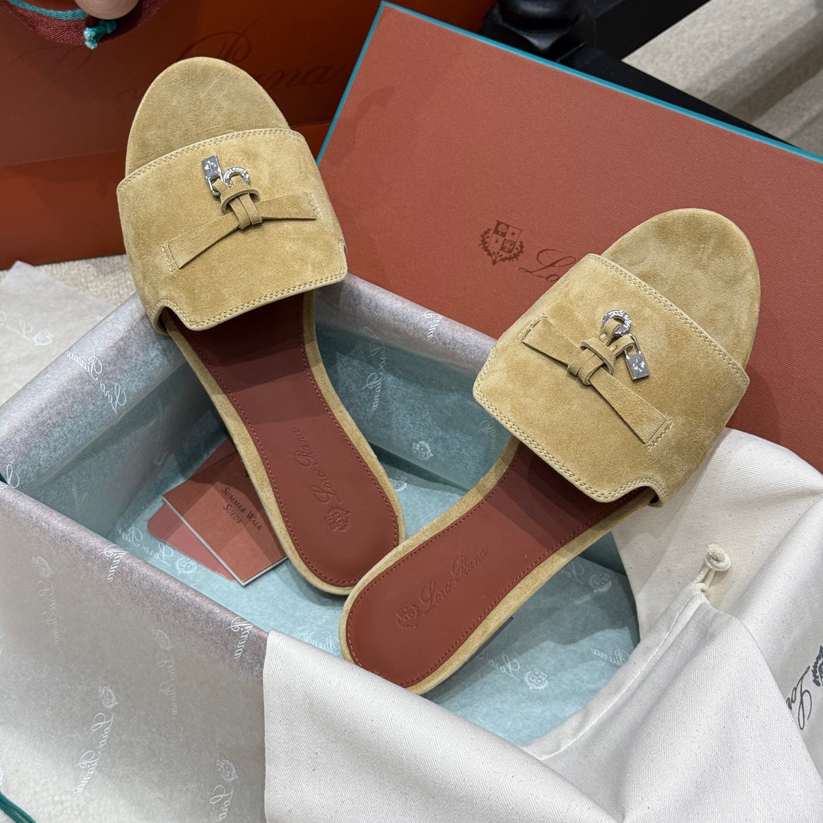 LORO P SUMMER CHARM SLIPPER