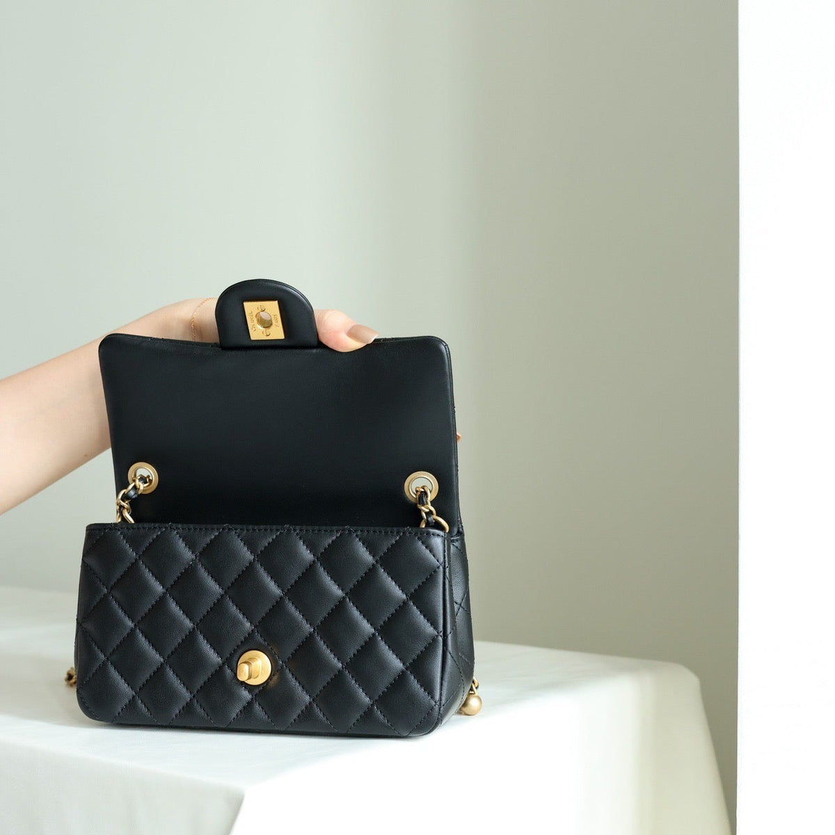 CC CLASSIC FLAP MINI BAG
