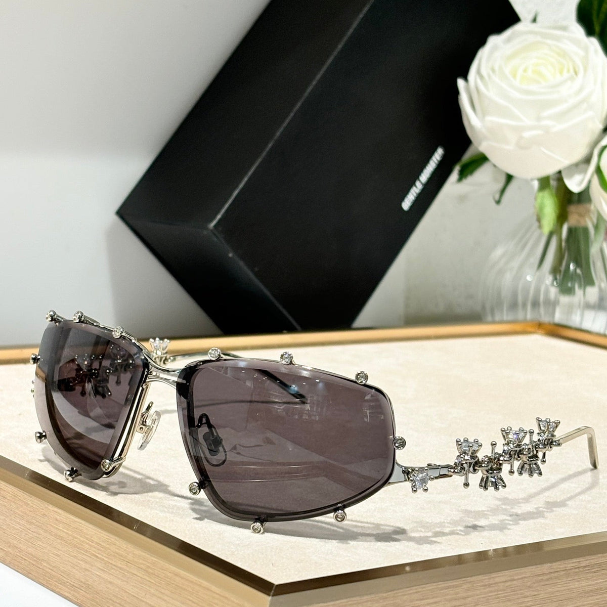 GENTLE M SUNGLASSES