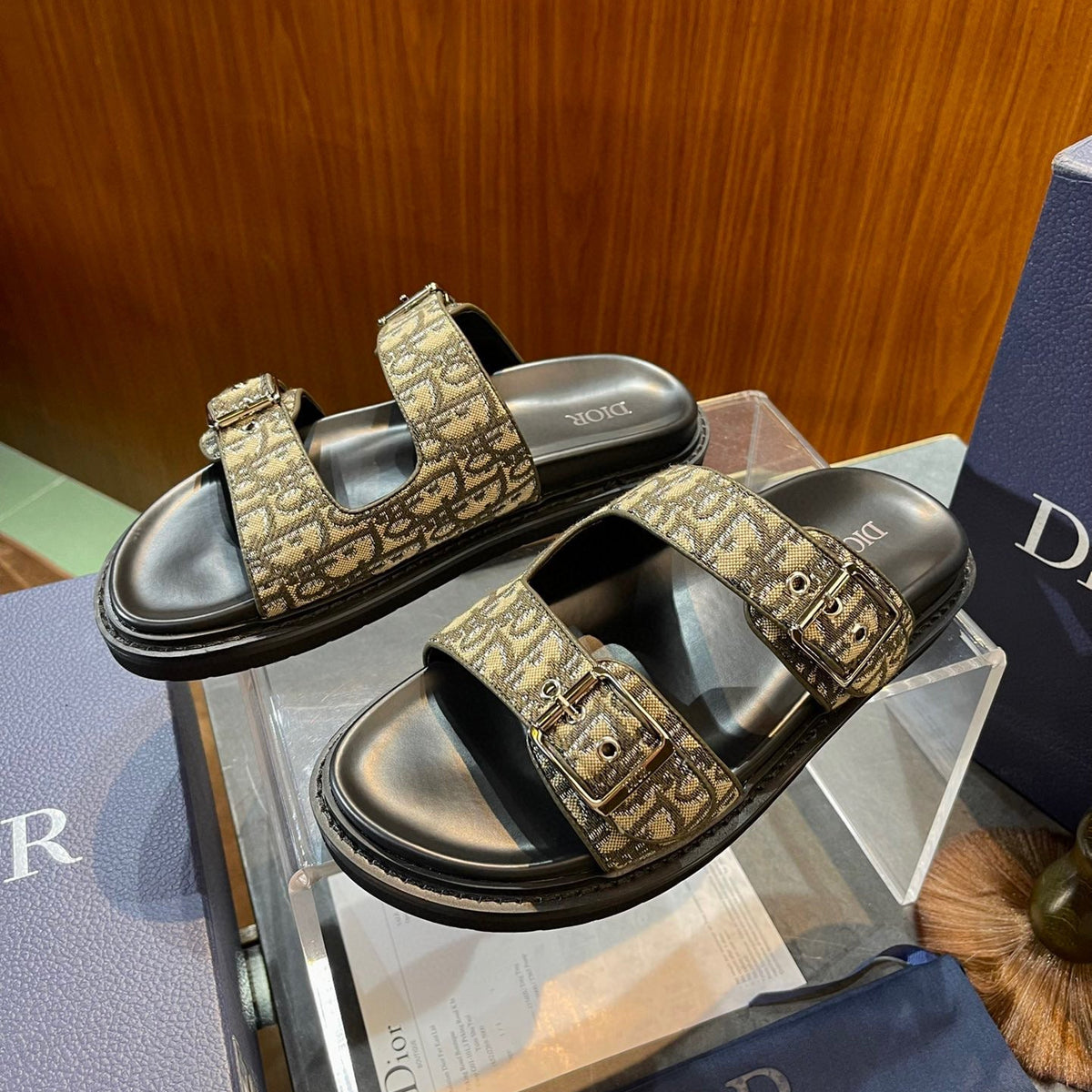 CD AQUA SANDALS