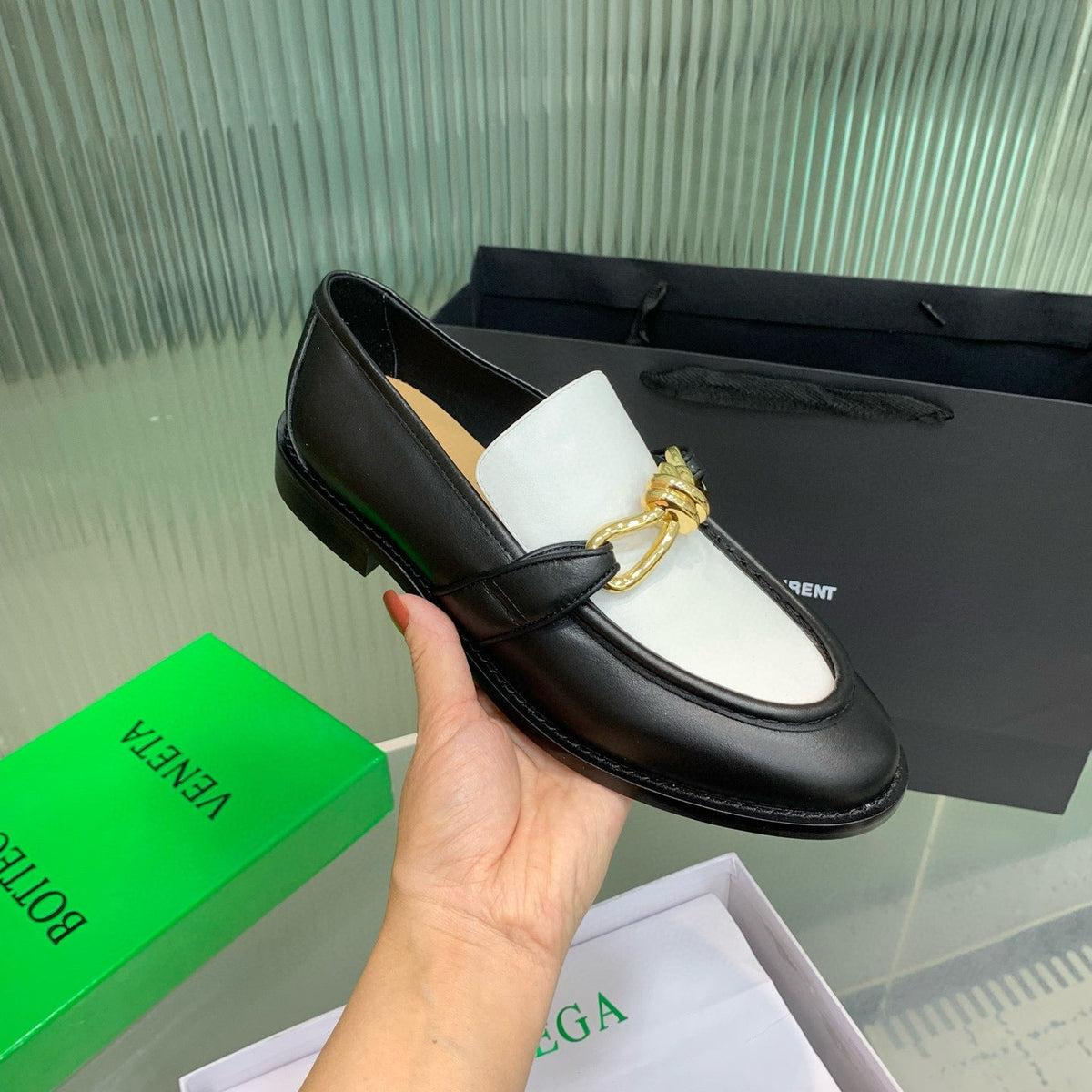 BOTT LOAFERS