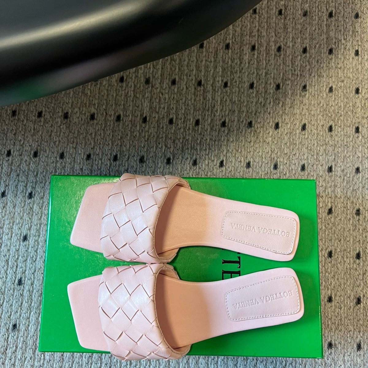 BOTT V SANDALS