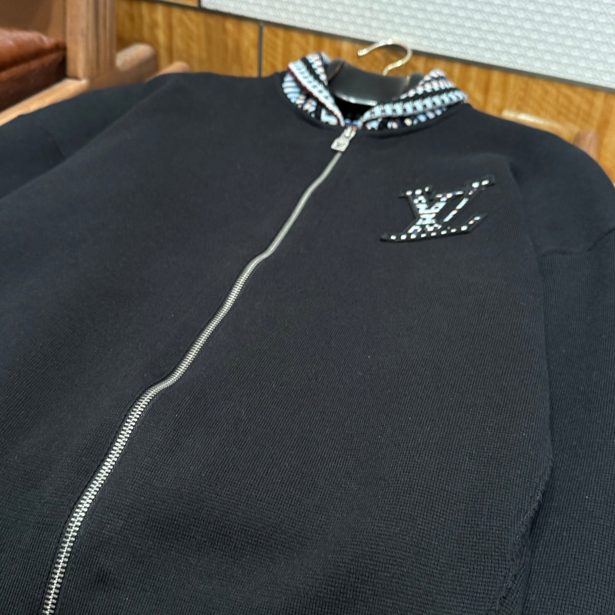 LOU ZIP SWEATSHIRT