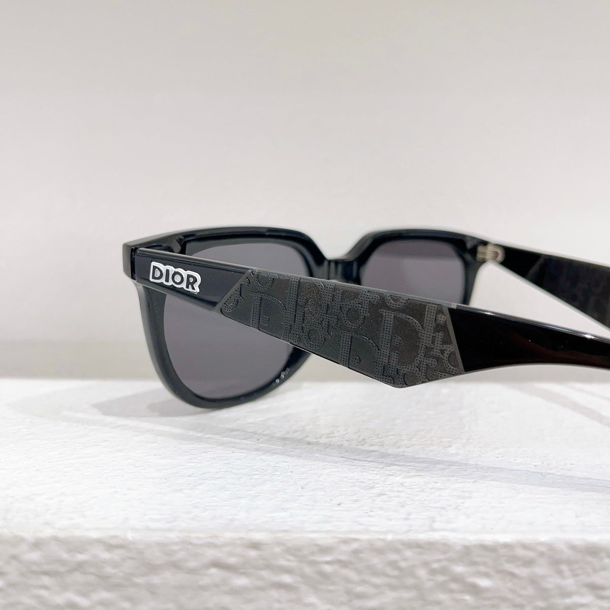 CD SUNGLASSES